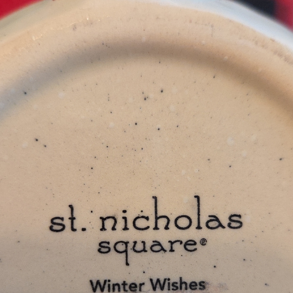 St. NICHOLAS Cream Ceramic Bowl & NWT set Of 2 Kitchen Towels - Picture 2 of 3